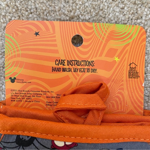 Disney Mickey Mouse Halloween Oven Mitts - Picture 4 of 5